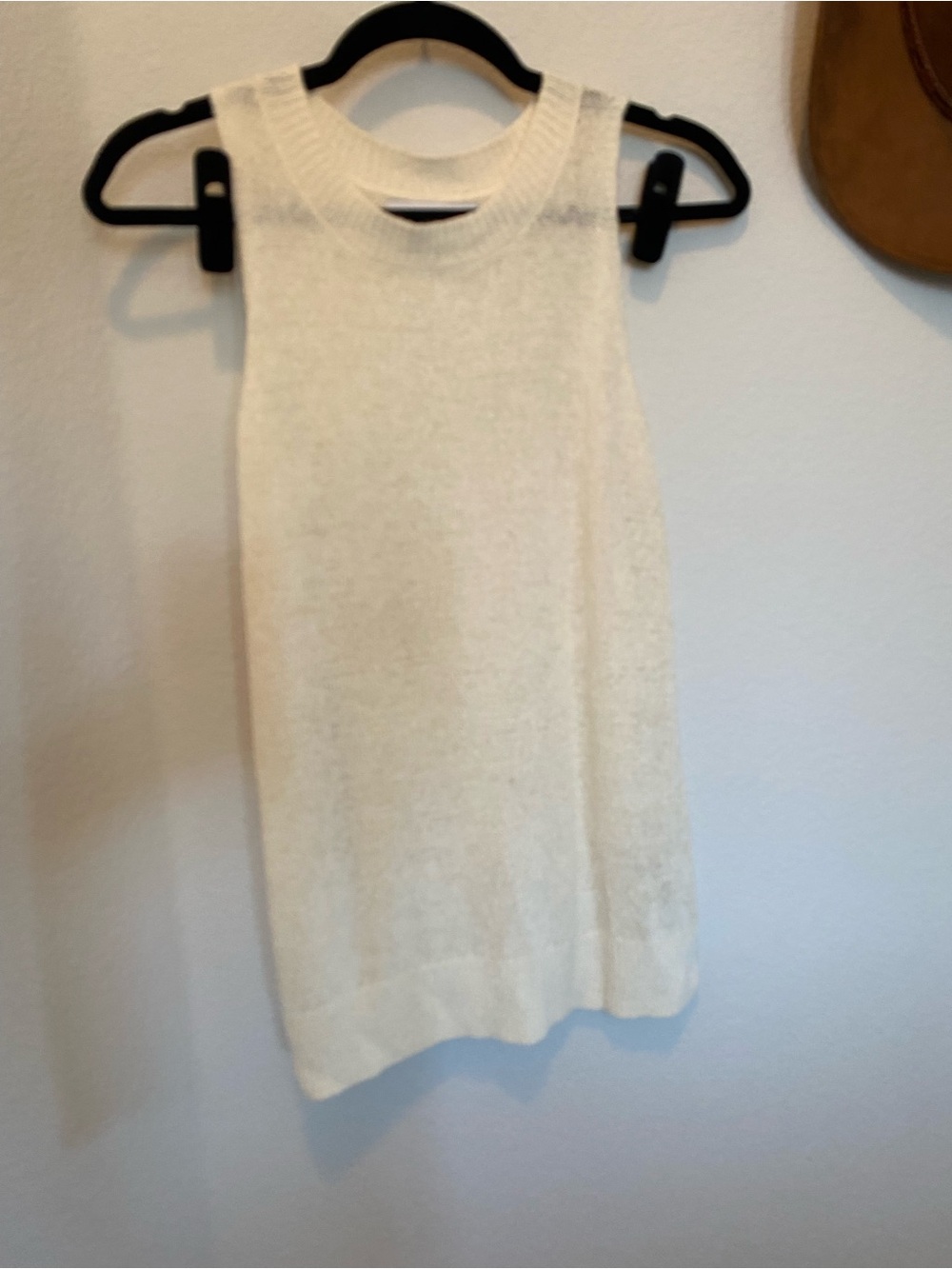 Old Navy Cream Knit Sleeveless Sweater Tank